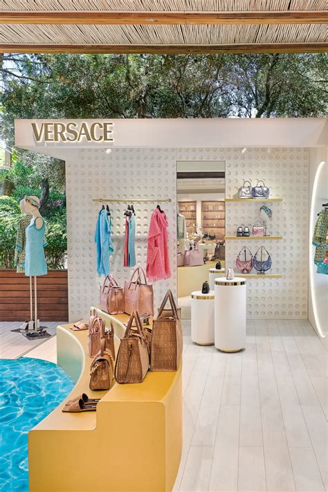 Versace “La Vacanza” Koleksiyonu Beymen Mandarin .